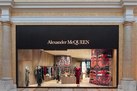 ALEXANDER MCQUEEN negozi a Roma .